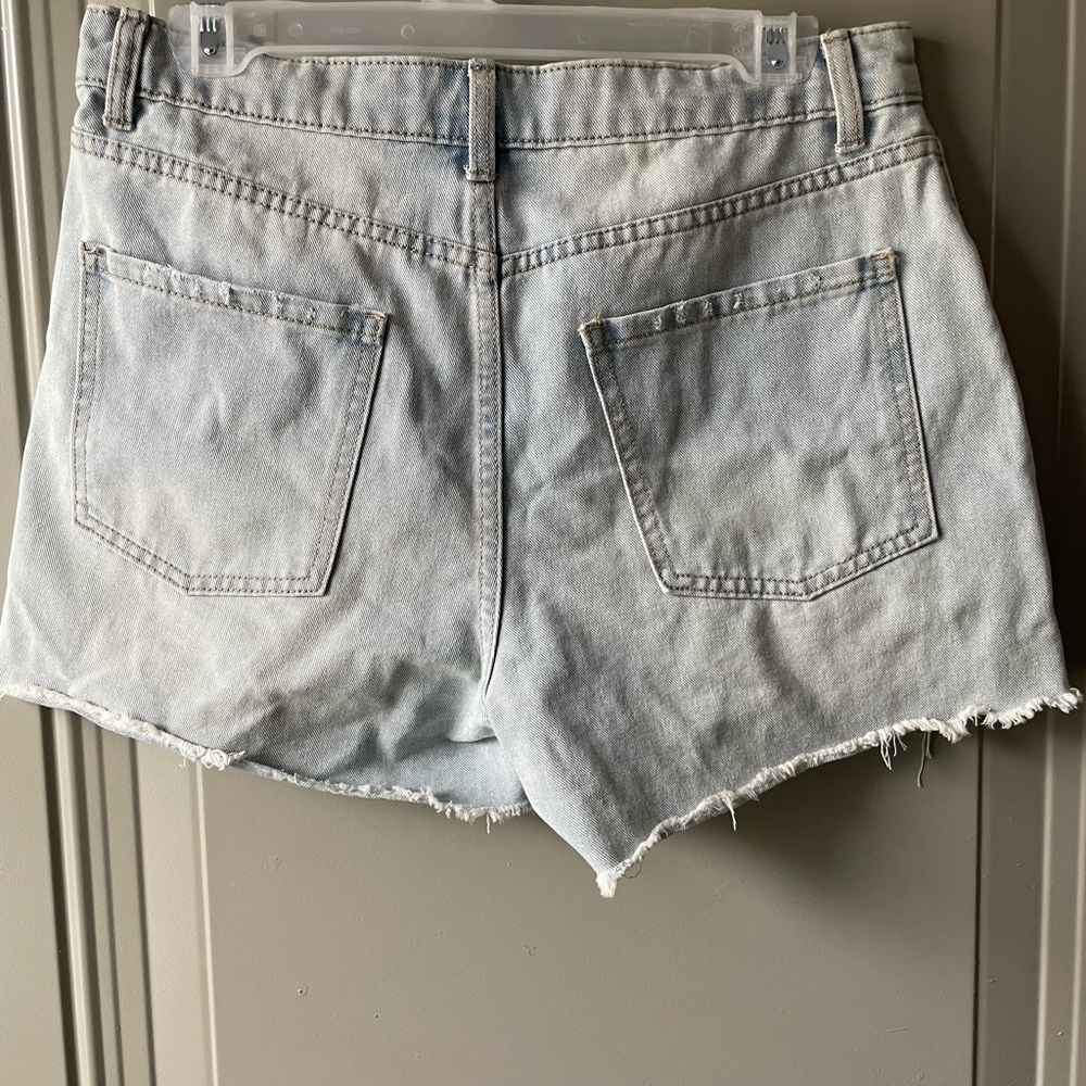 No Boundaries distressed Jean shorts